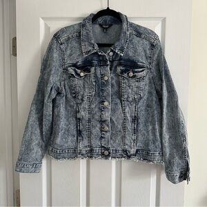 Size XL Simply Vera Wang Distressed Fringe Hem Jean Jacket